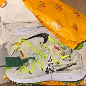 Nike woman Sneakers - White and Neon Green